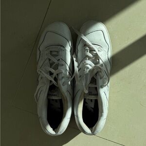 White New Balance Sneakers. Good condition just needs a little wipe